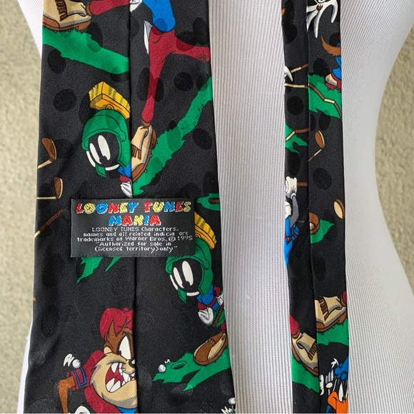 Looney Tunes Character Golf Tie 100% Silk - Picture 3 of 11